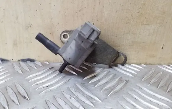 Opel Vectra B Vacuum valve 72256600 90502750