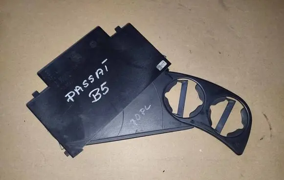 Volkswagen PASSAT B5 Cup holder 3B1858569 3B1858601A