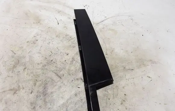 Mercedes-Benz GLE W167 Front door glass trim molding A1676903300