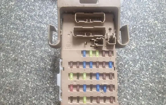Subaru Outback Fuse module