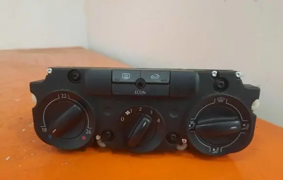 Volkswagen Golf IV Climate control/heater control trim 