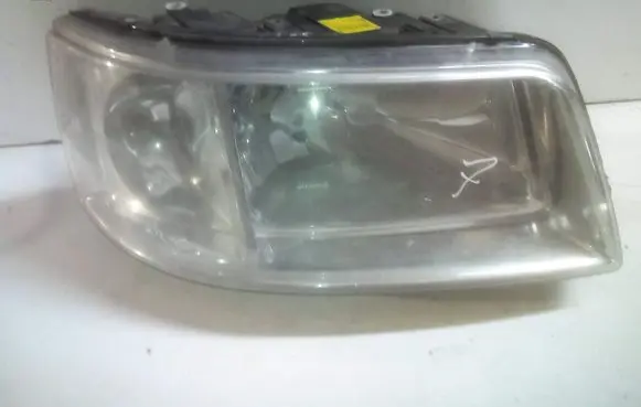 Volkswagen Transporter - Caravelle T5 Headlight/headlamp 0301191702