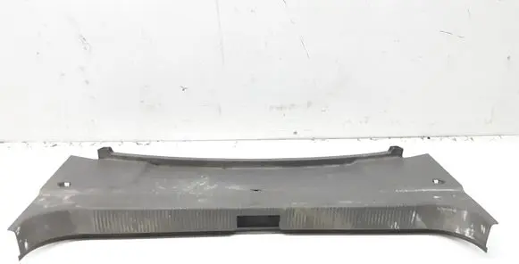 Trunk/boot sill cover protection