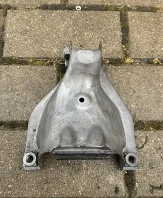 Audi A4 S4 B8 8K Engine mounting bracket 8K0399378S 8K0399378T