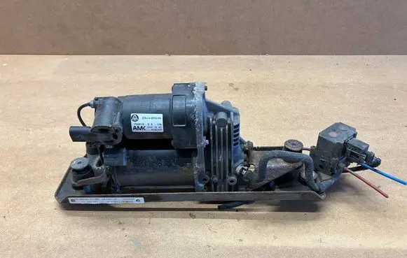 BMW 5 E60 E61 Air suspension compressor/pump 6777827 BBLV0100G3 14178311