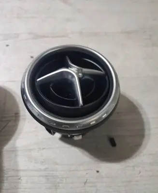 Mercedes-Benz GLA W156 Dash center air vent grill A1568300154