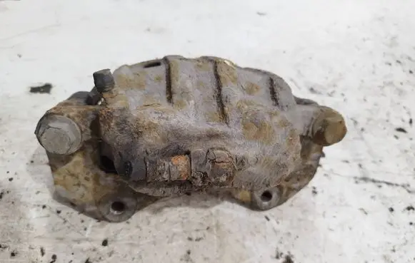 Peugeot 4007 Front brake caliper