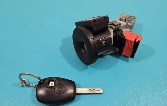 Renault Clio III Ignition lock 8200214173G IMPRK1387054