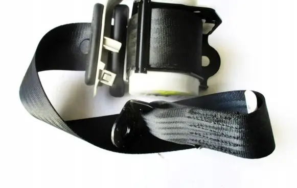 Mazda 5 Third row seat belt 