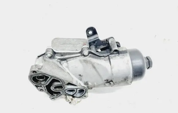 Volvo S60 Oil filter mounting bracket 31321630