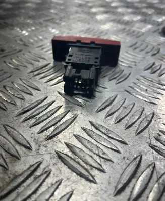 Nissan X-Trail T30 Hazard light switch