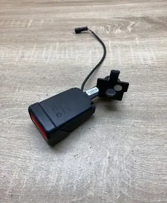 BMW X5 F15 Rear seatbelt buckle 7395076