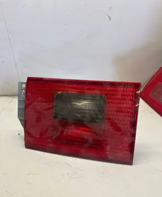 Tailgate rear/tail lights