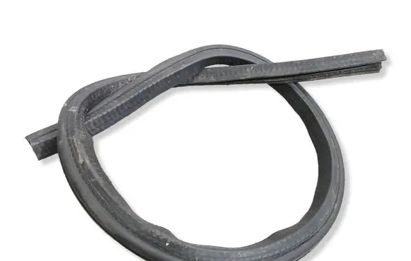 Jeep Grand Cherokee (WK) Engine compartment rubber 