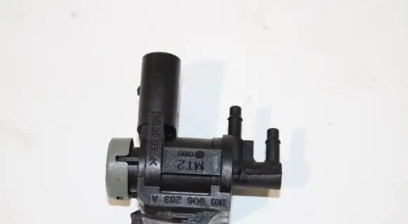 Audi A4 S4 B8 8K Turbo solenoid valve 1K0906283A