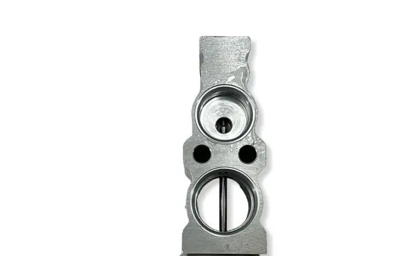 Toyota Yaris XP210 Air conditioning (A/C) expansion valve CZ4475006760