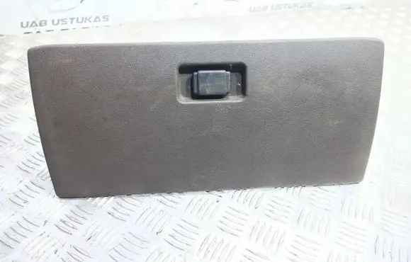 Ford Escort Glove box lid/cover 