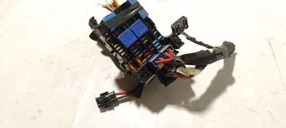 Renault Megane IV Fuse module 243800453R