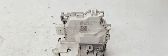 Audi A1 Rear door lock 8X0839015C