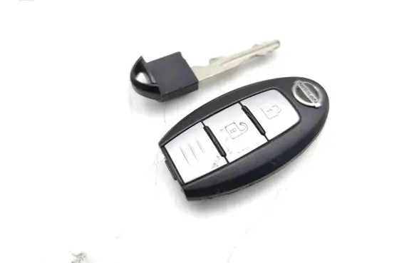 Nissan Qashqai Ignition key/card S180144102 2012DJ6167