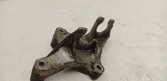 Honda CR-V Gearbox mounting bracket