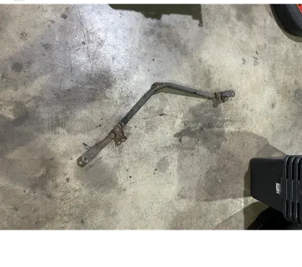 Fuel tank mounting bracket