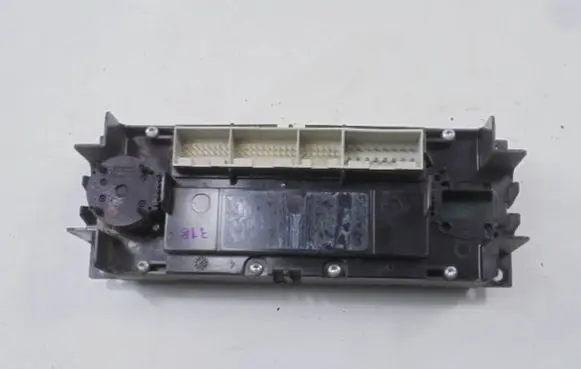 Skoda Octavia Mk1 (1U) Air conditioning/heating control unit 