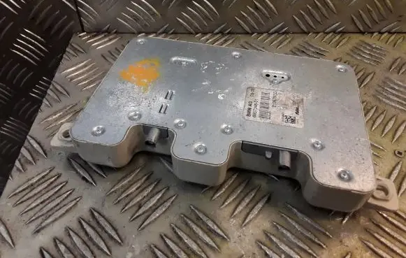 BMW 6 E63 E64 Aerial antenna amplifier 6957348