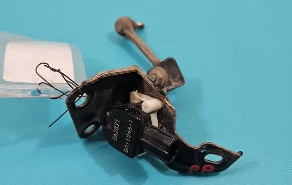 Mitsubishi Outlander Headlight ballast module Xenon B011246-1 IMPRK1496894