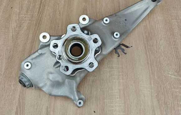 BMW 5 G30 G31 G38 Front wheel hub 6884386 6899175