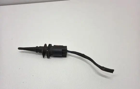 BMW 3 E90 E91 Exhaust gas temperature sensor 17185551