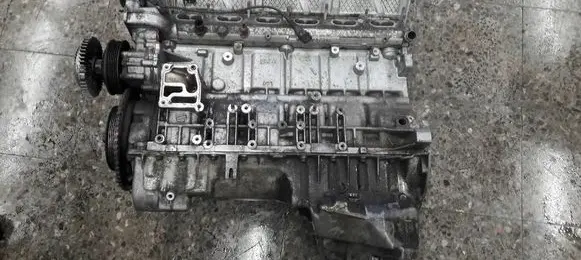 BMW 5 E39 Engine 1738400