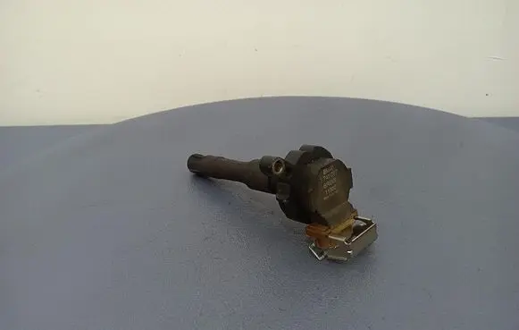 BMW 5 E39 High voltage ignition coil 1748017
