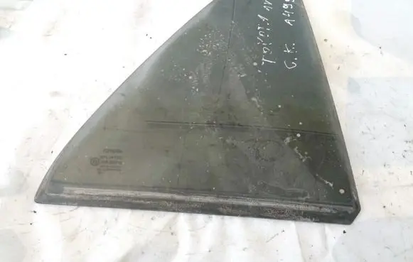 Toyota Avensis T250 Rear vent window glass 