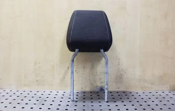 Ford Focus Front seat headrest 