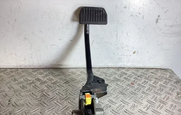 Volvo XC90 Brake pedal 31489736