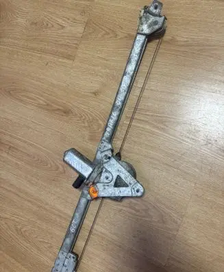 Renault Trafic I Front door window regulator with motor