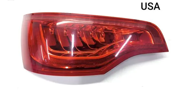 Tailgate rear/tail lights