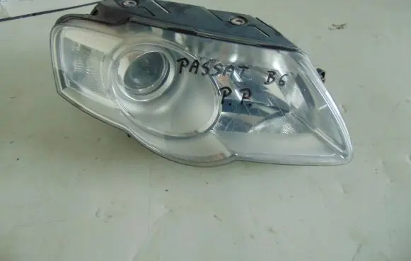Volkswagen PASSAT B6 Headlight/headlamp 3C0941006J