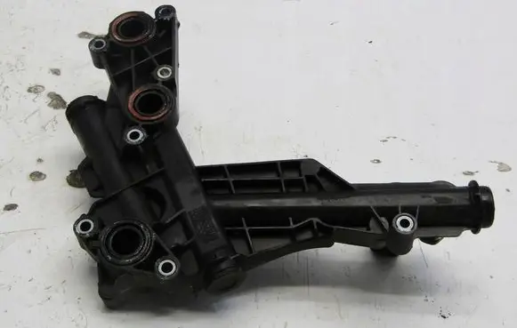 Toyota RAV 4 (XA40) Oil filter mounting bracket 94677PS