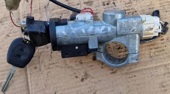 Nissan X-Trail T30 Ignition lock