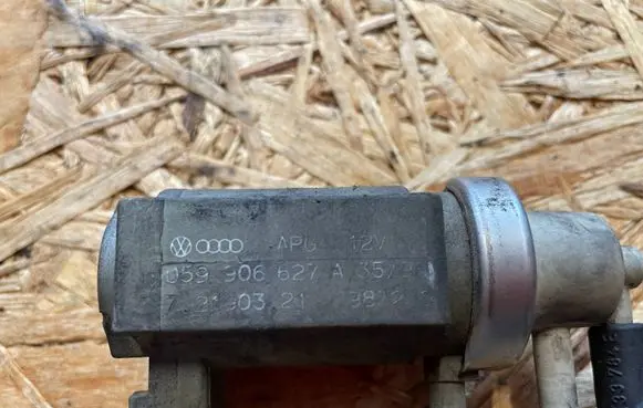 Audi A6 S6 C5 4B Turbo solenoid valve 059906627A
