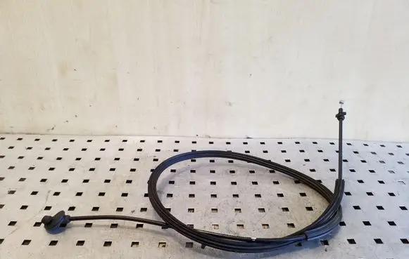 Audi A5 8T 8F Engine bonnet/hood lock release cable 8T2823535