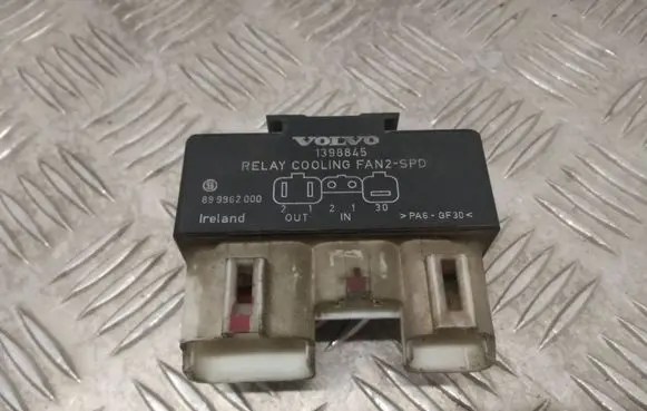 Volvo 850 Coolant fan relay 1398845