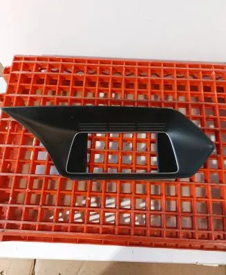 Mercedes-Benz E W212 Radio/GPS head unit trim A2126802036