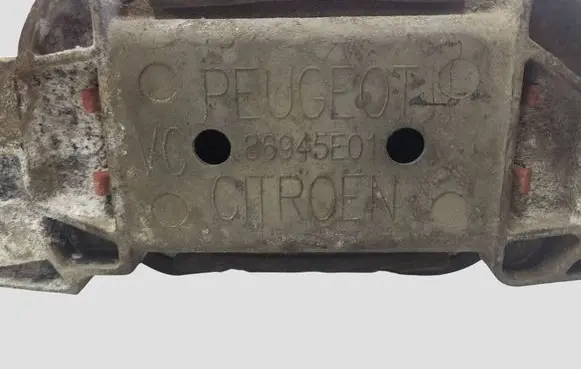Peugeot 807 Engine mount bracket 86945E01