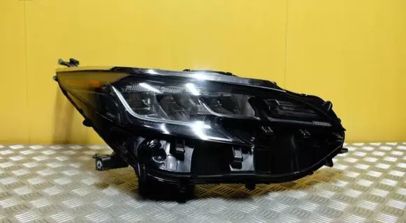 Toyota Sienna XL40 IV Headlight/headlamp 2690