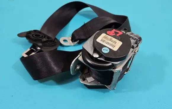 Volkswagen Jetta V Front seatbelt 609823101A IMPRK1472279