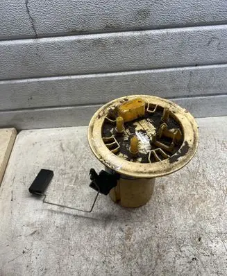 Audi A6 S6 C5 4B Fuel injection high pressure pump 4F0919050A