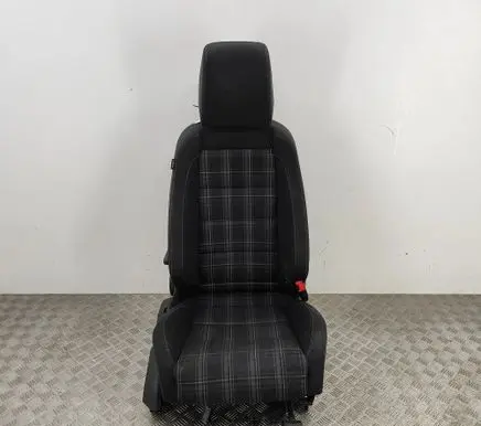 Volkswagen Golf VI Front passenger seat 1K4881106PA